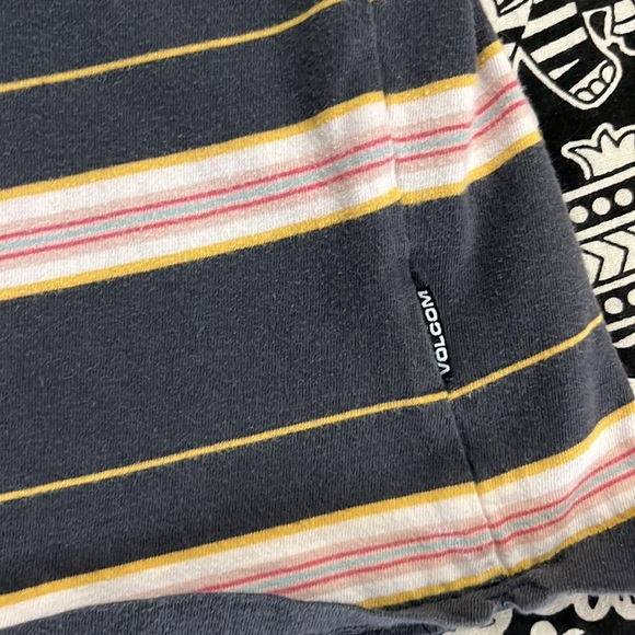 Volcom T-shirt 🖤 - Picture 3 of 8